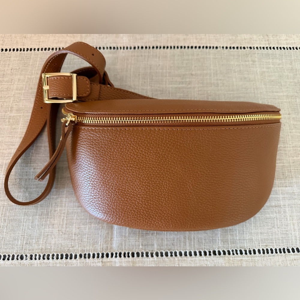 Women's Tan Leather Crossbody/Sling Bag
